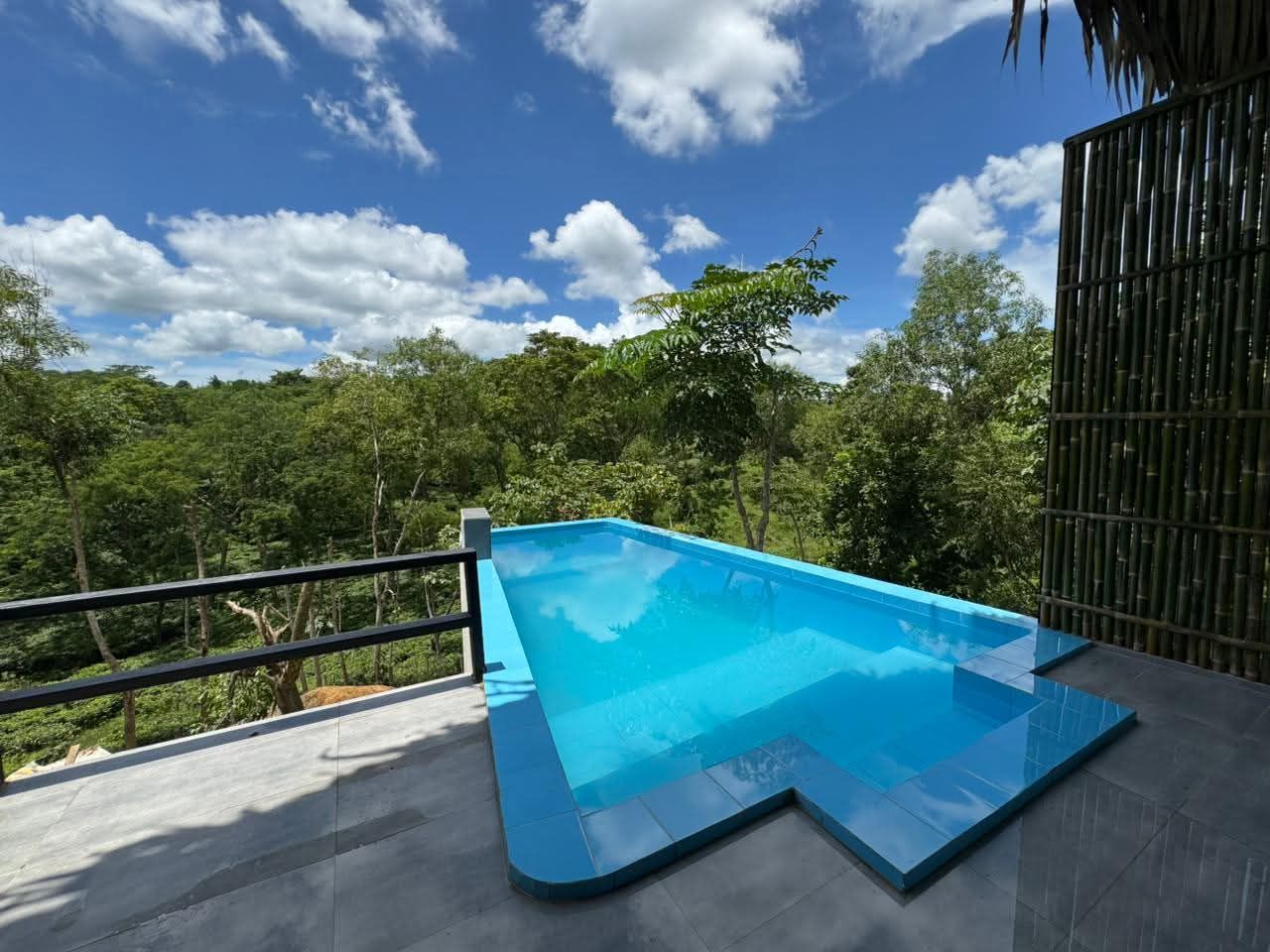 superior private pool