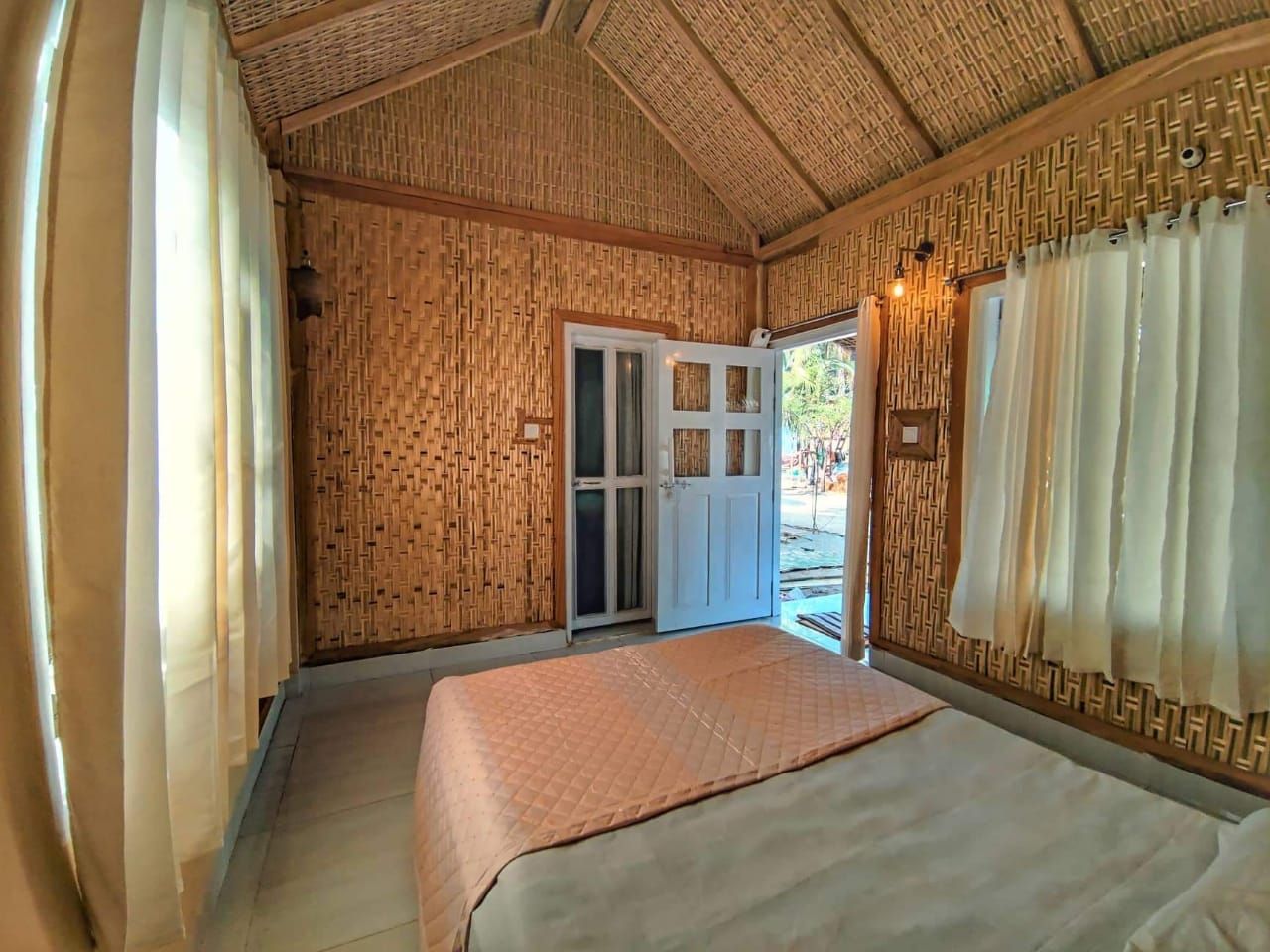 exclusive room
