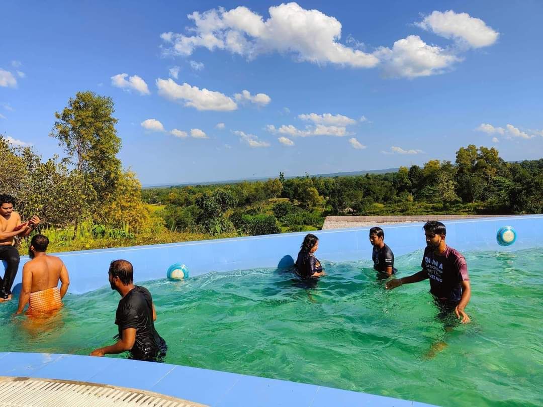 swimming pool