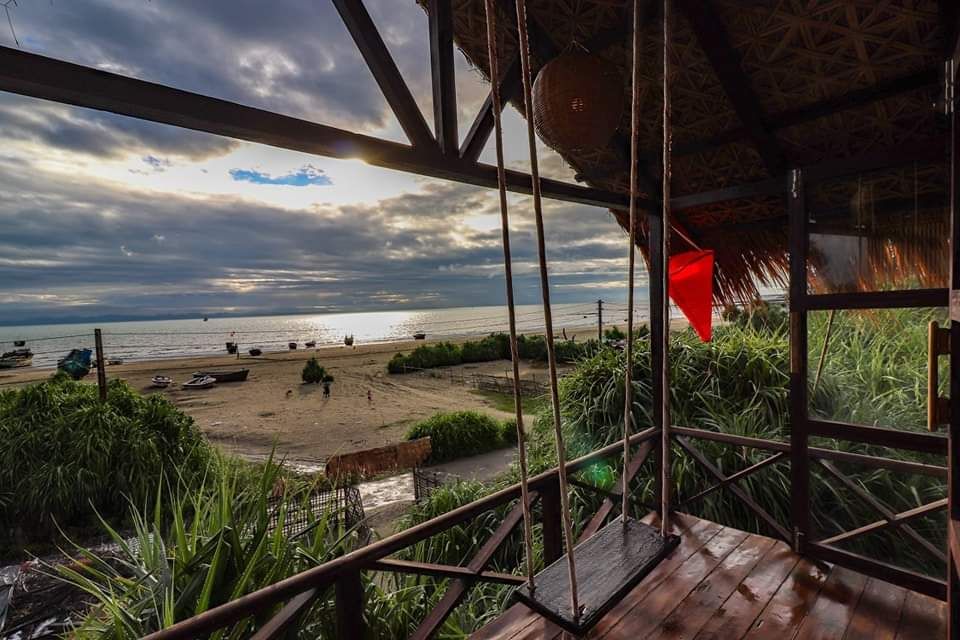 Sampan Beach Resort