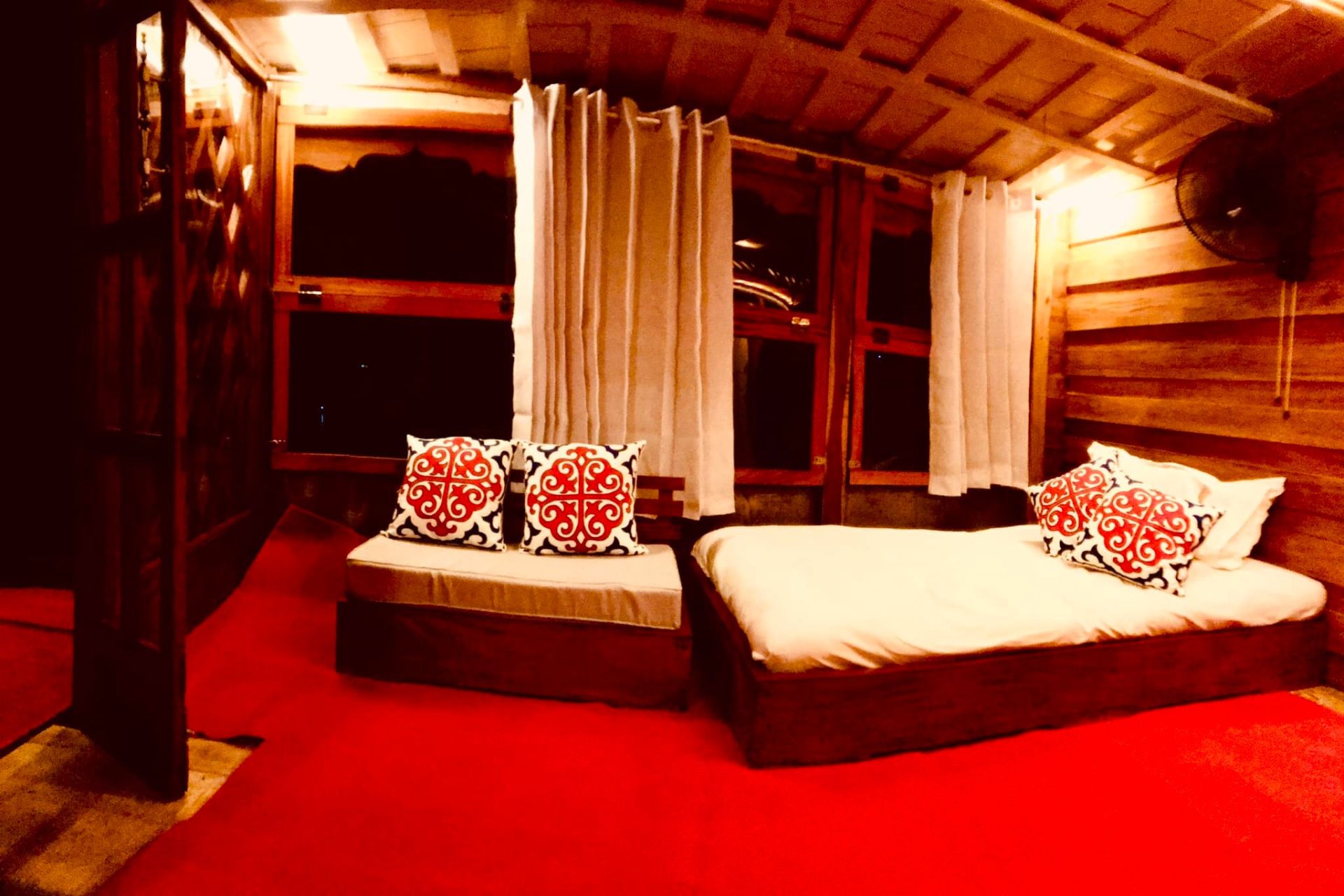 gangchil houseboat