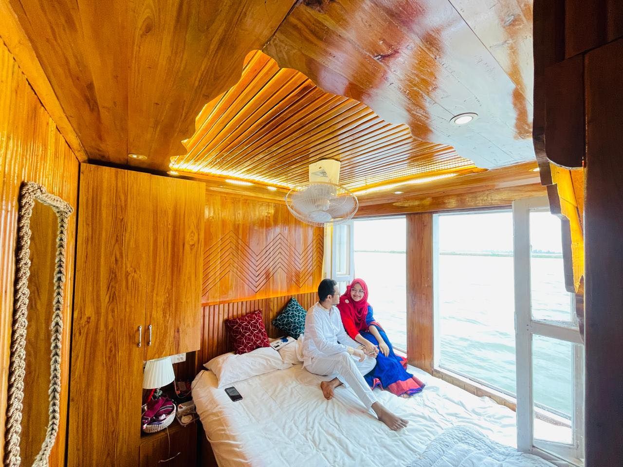 boitha houseboat