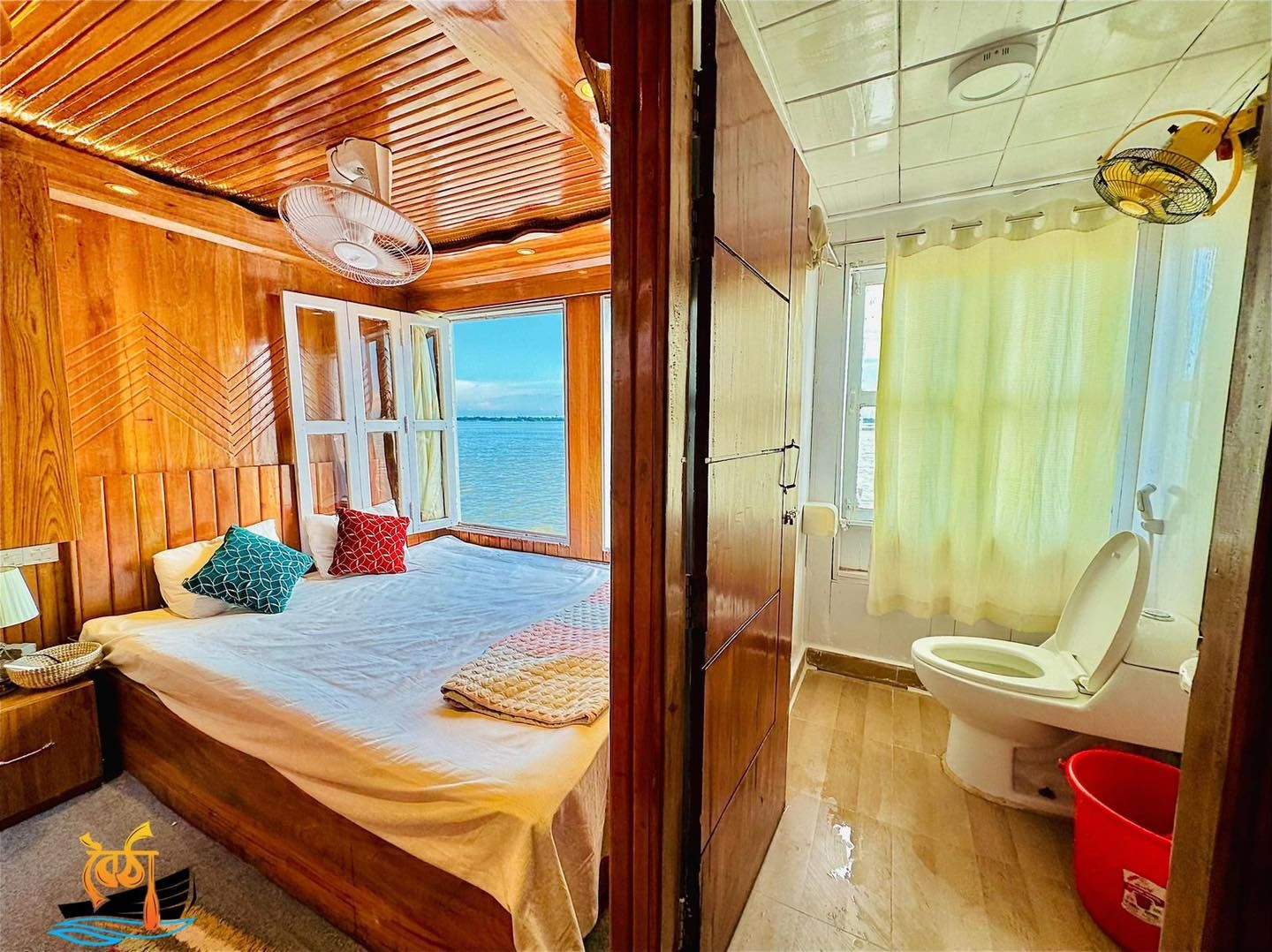 boitha houseboat