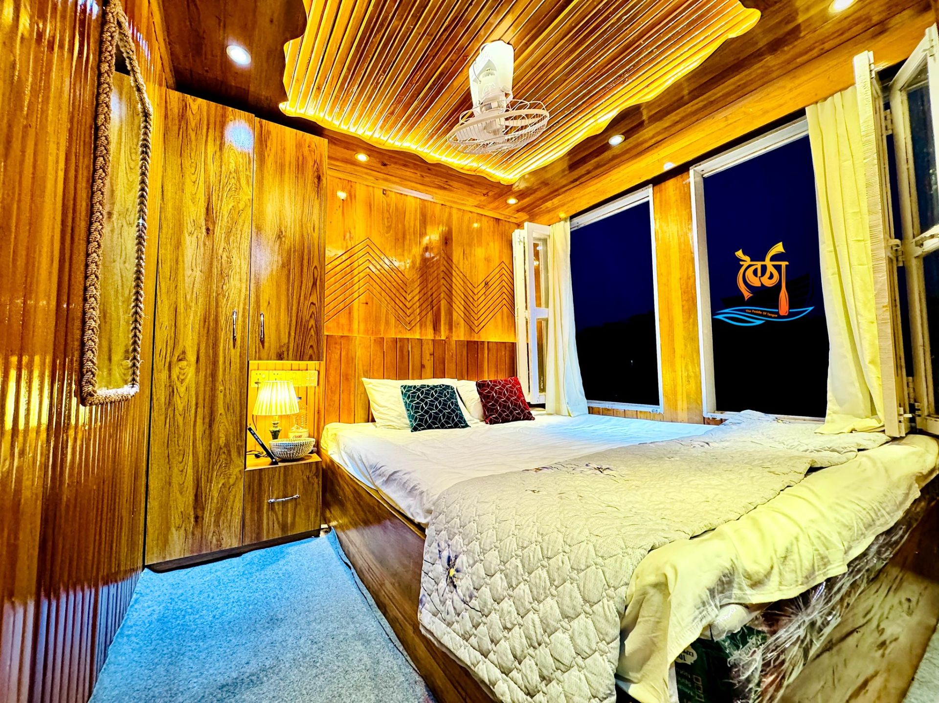 boitha houseboat