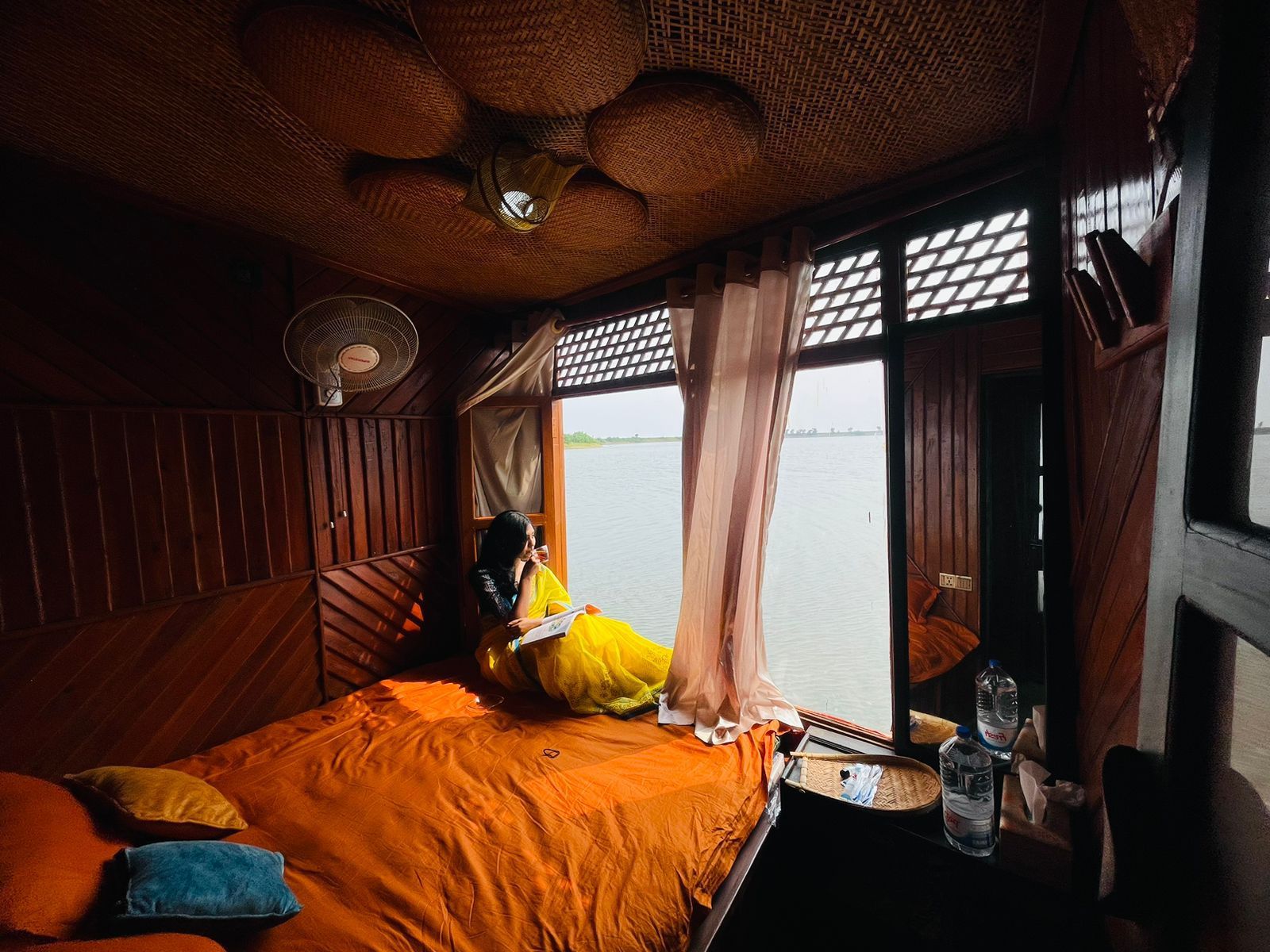 hijol houseboat