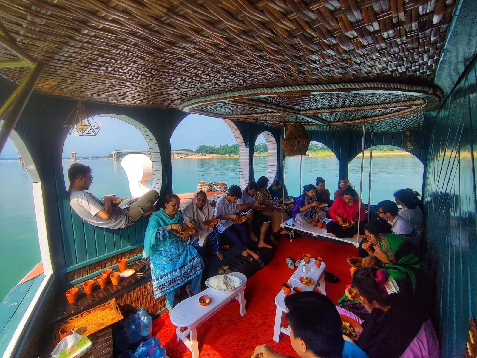 jotsnar golpo houseboat