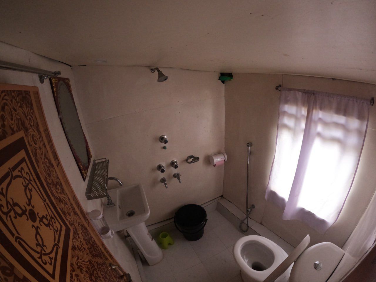 himadri houseboat