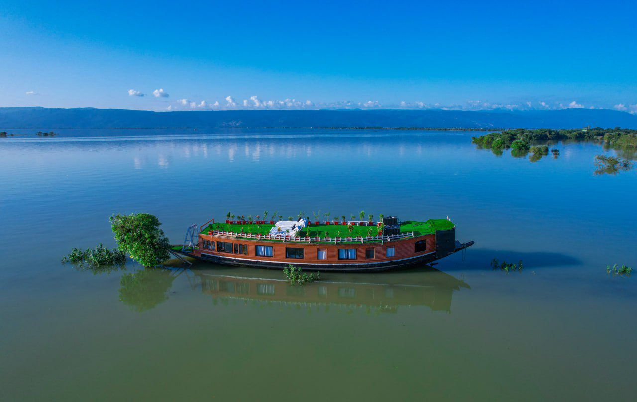 himadri houseboat