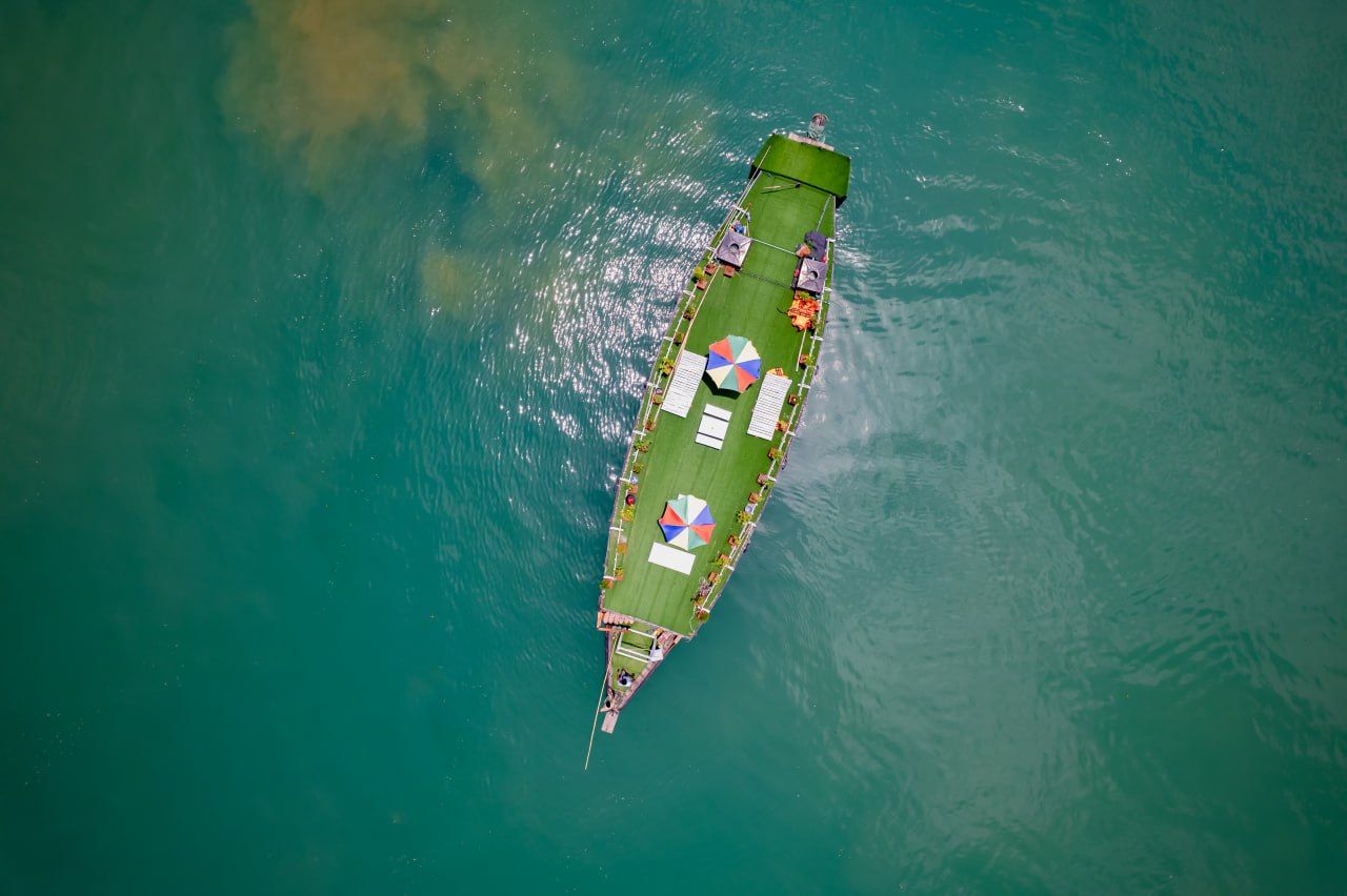 himadri houseboat