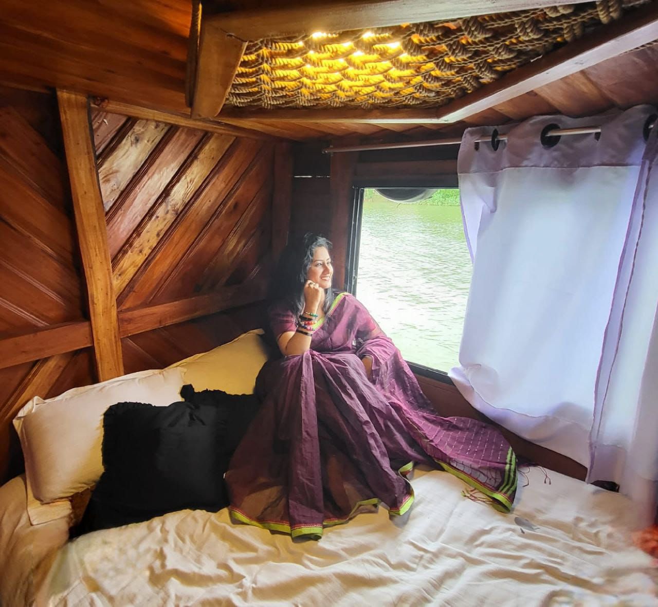 himadri houseboat