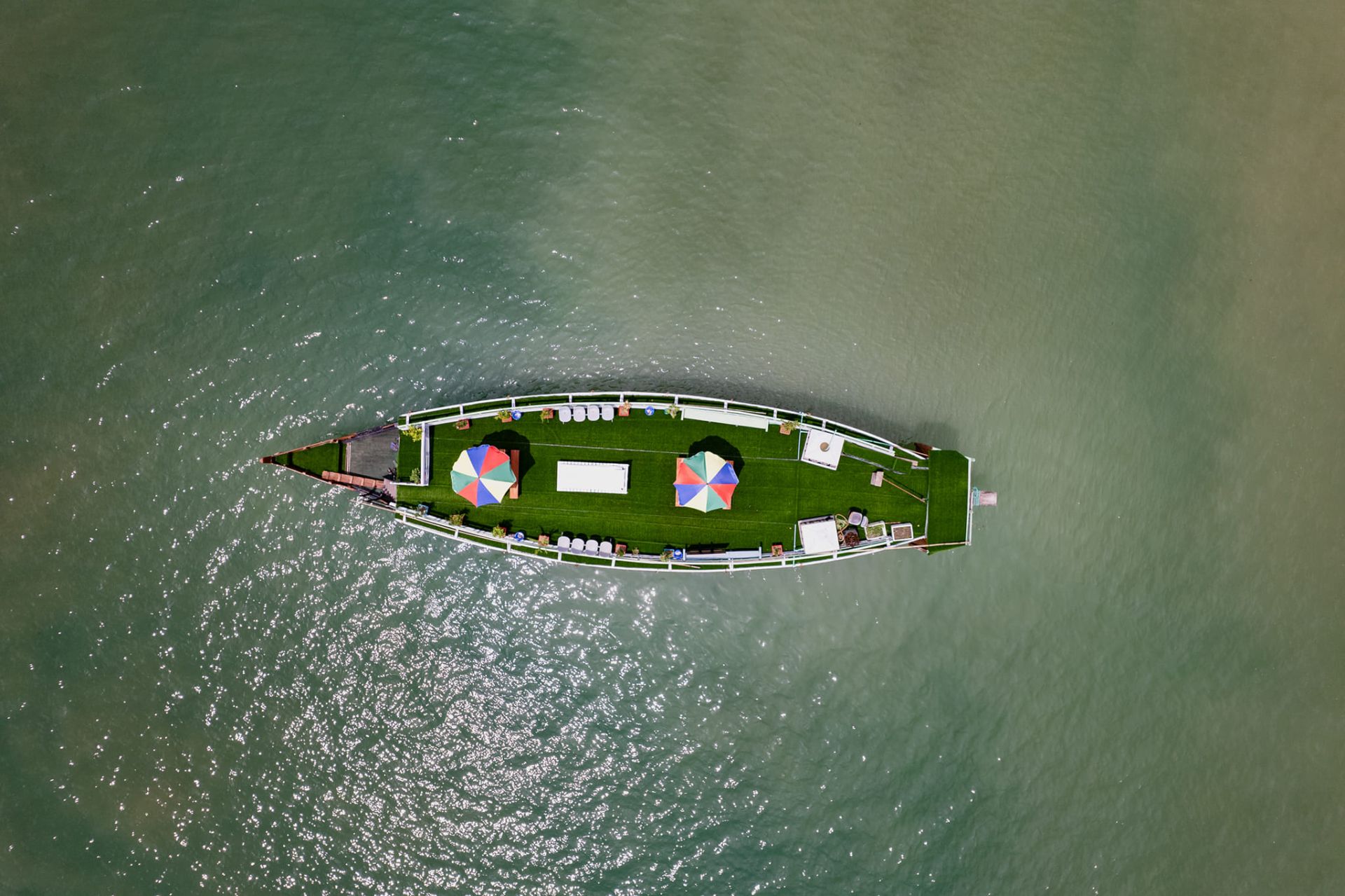 silver wave houseboat
