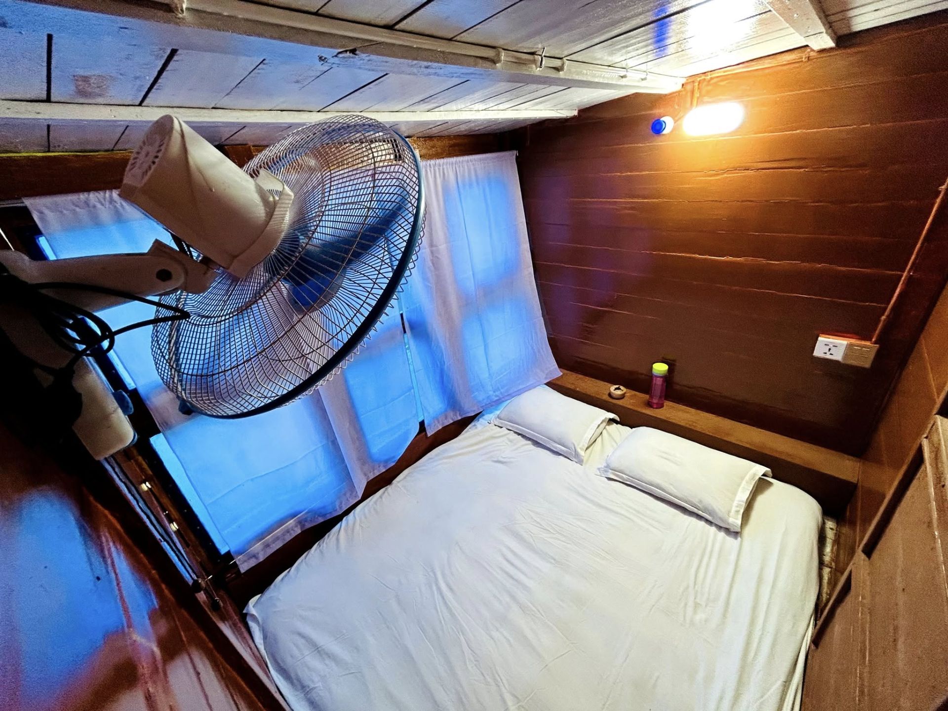 the ark houseboat