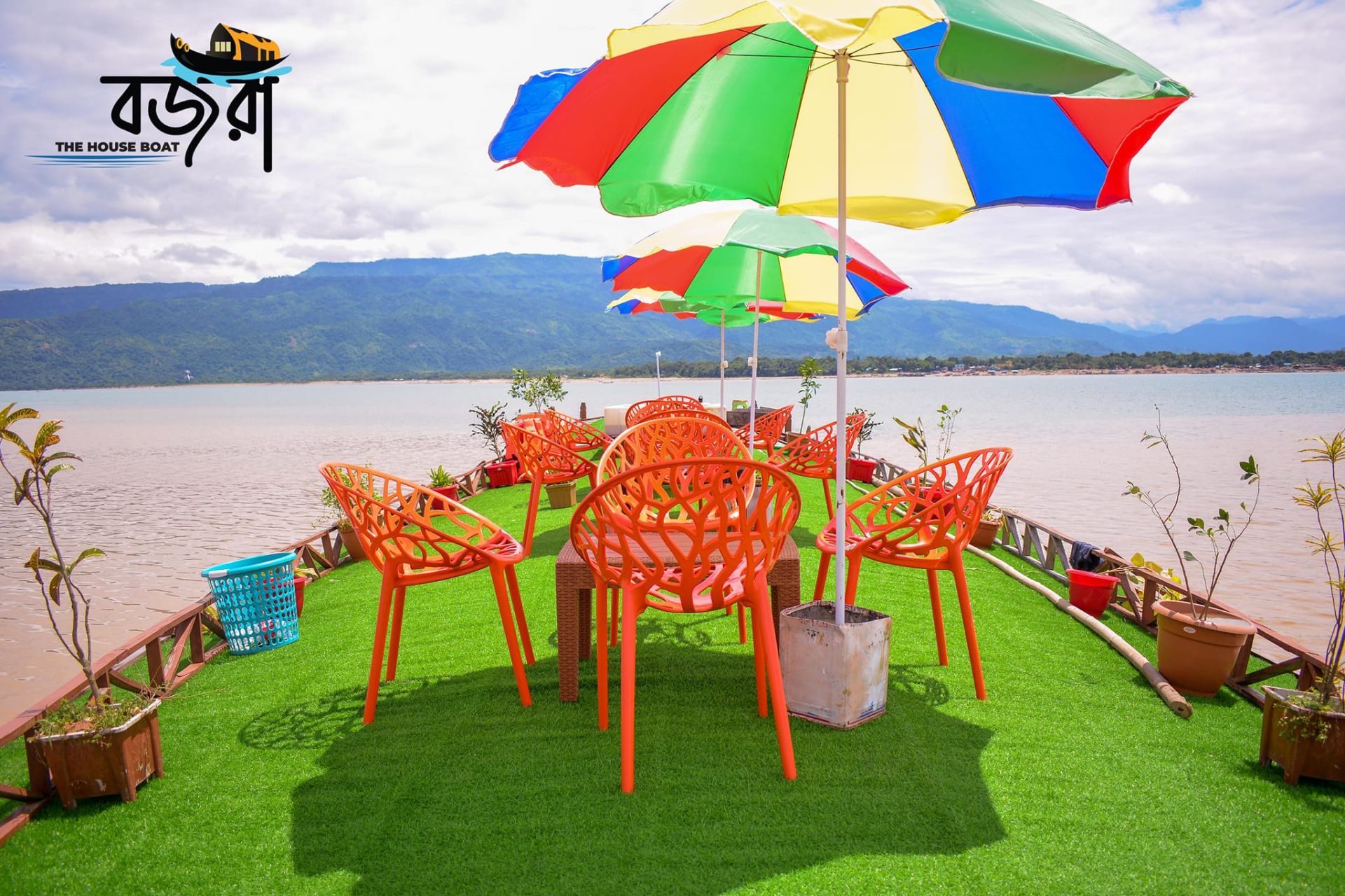 monoshamongol houseboat