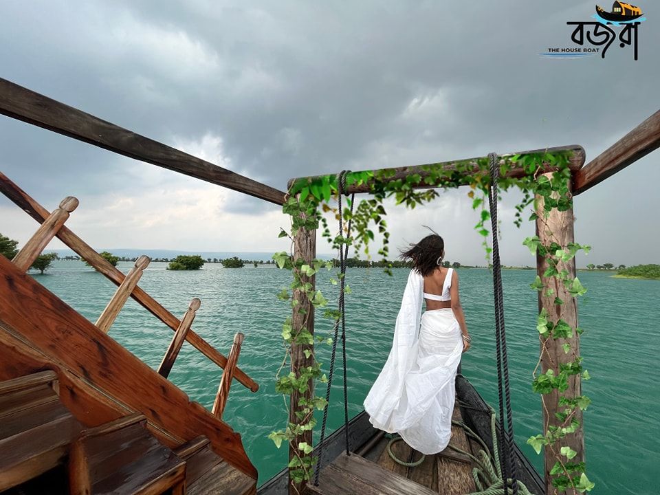 monoshamongol houseboat