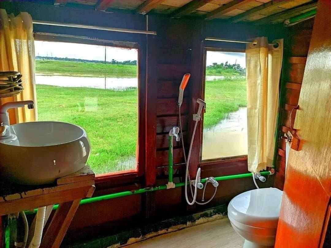 jolforing houseboat