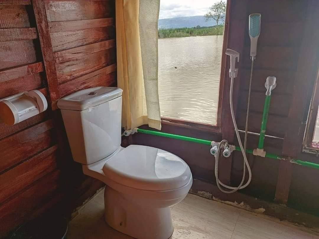 jolforing houseboat