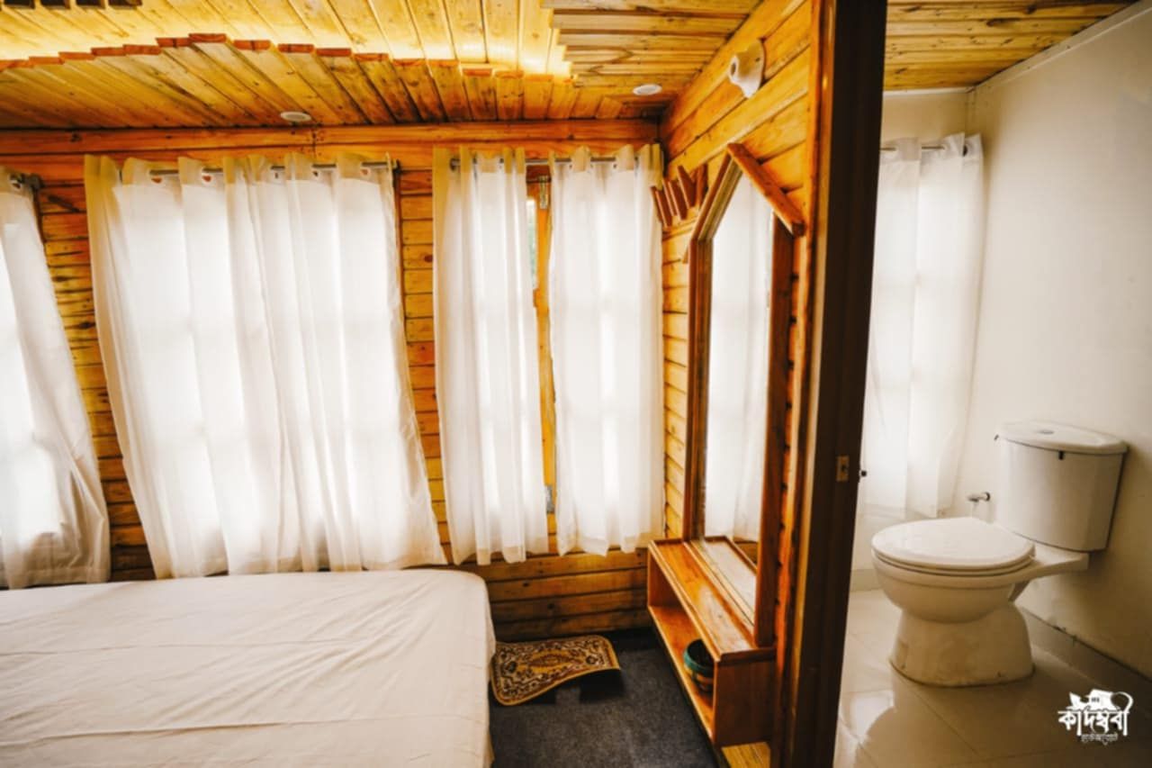 kadombori houseboat