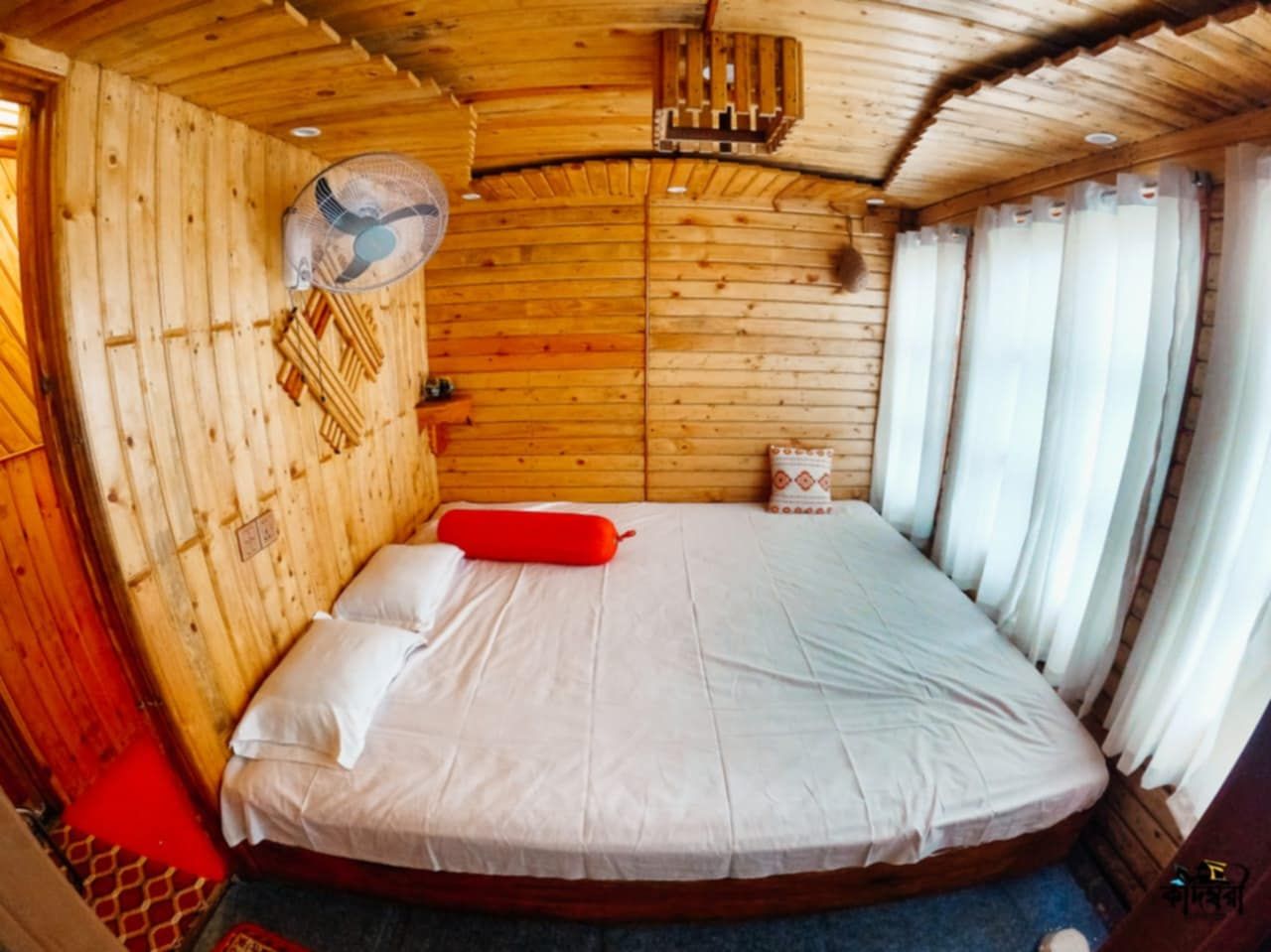 kadombori houseboat