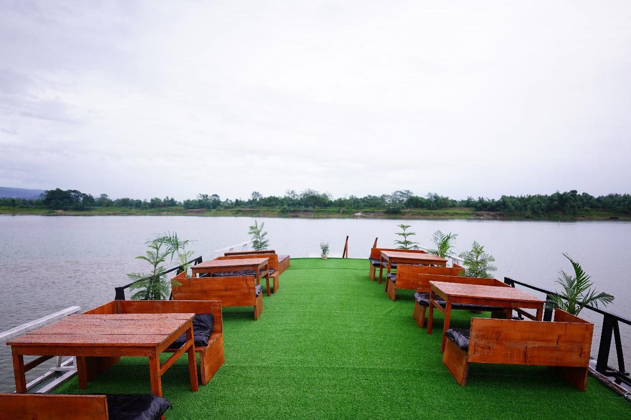 maverick houseboat tanguar haor