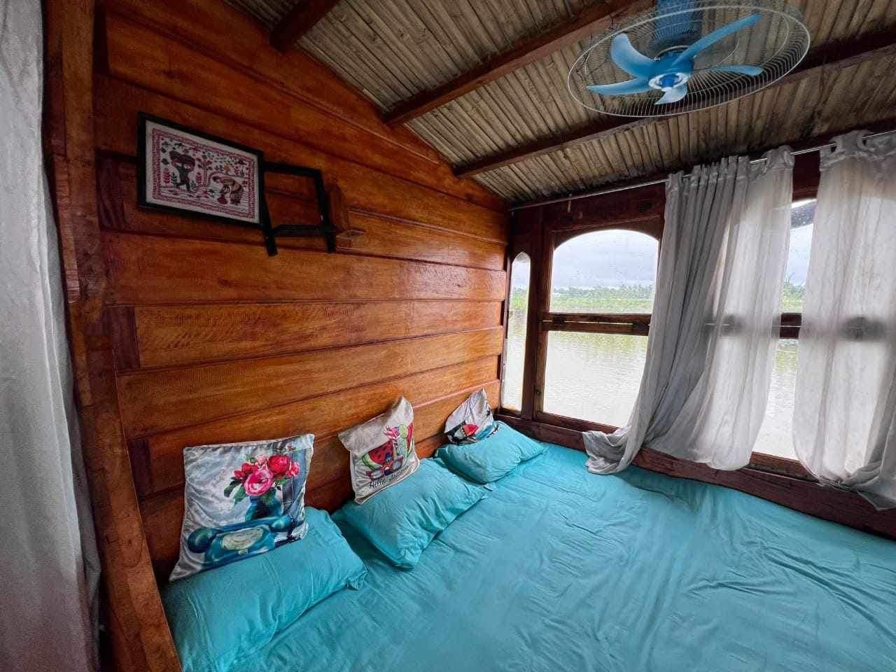 borsha houseboat