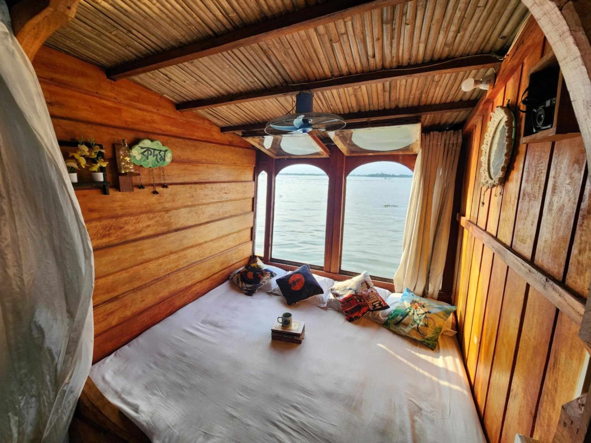 borsha houseboat