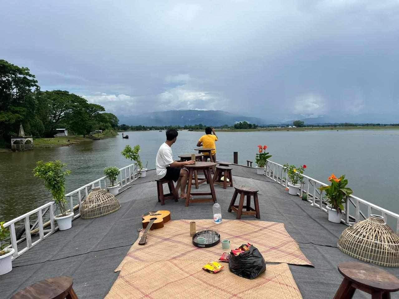 borsha houseboat