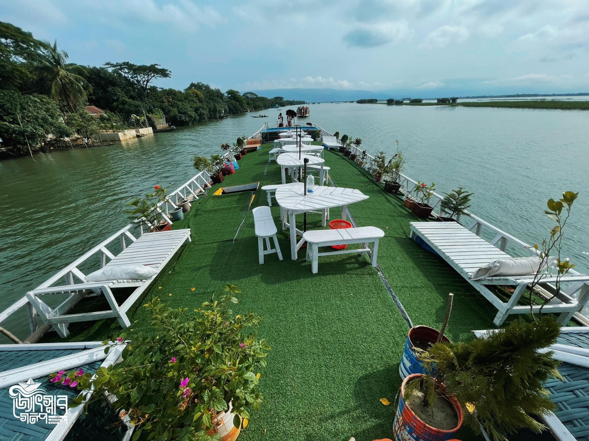 jotsnar golpo houseboat