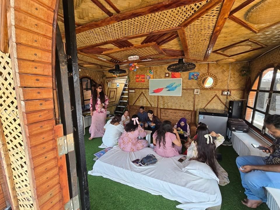 kagojer nouka houseboat
