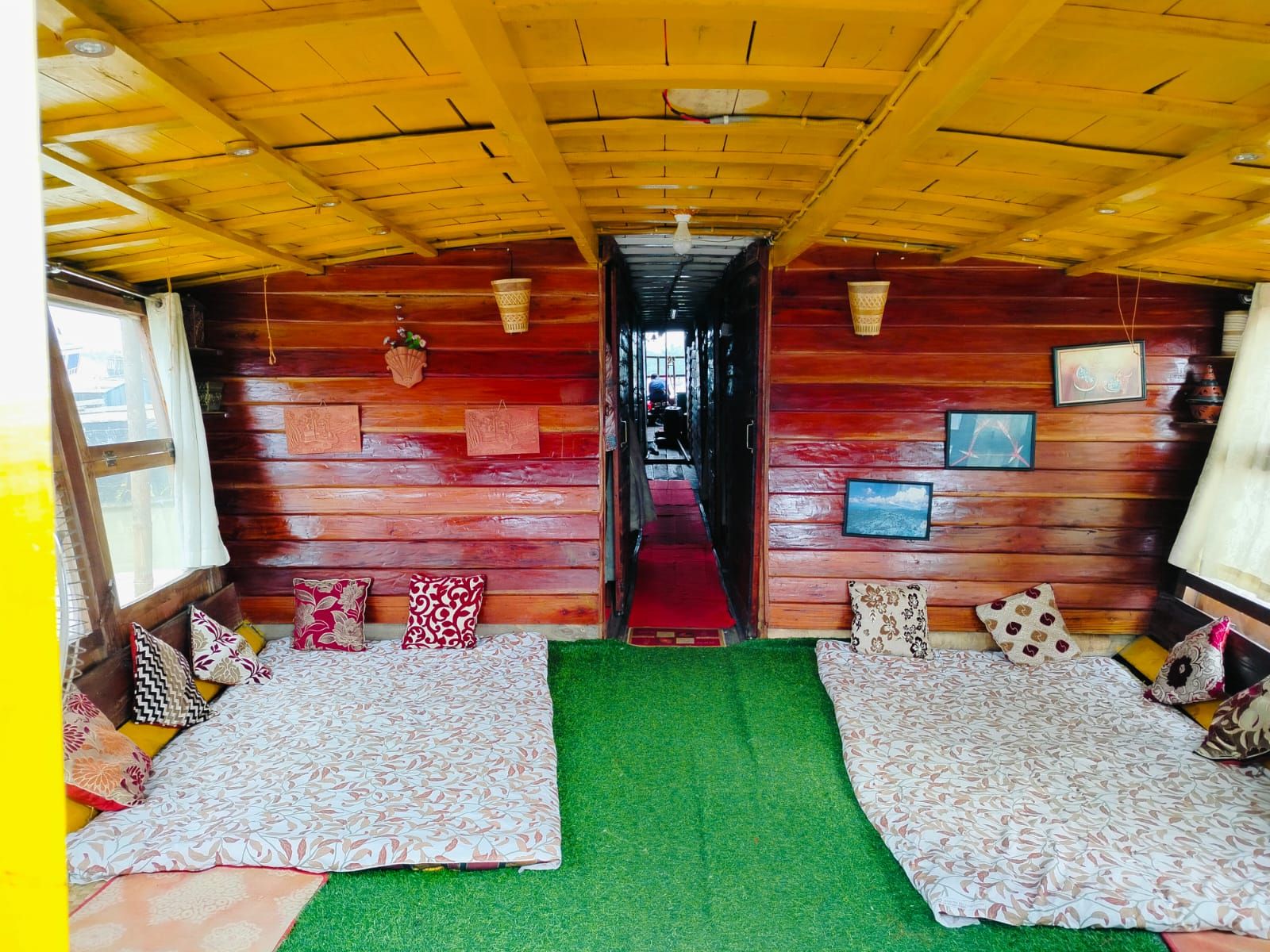 aronnok houseboat