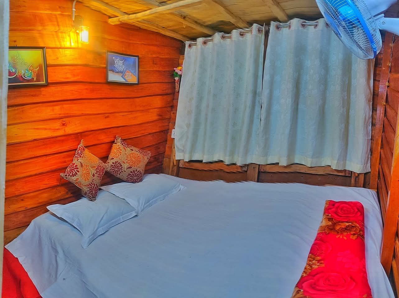 aronnok houseboat