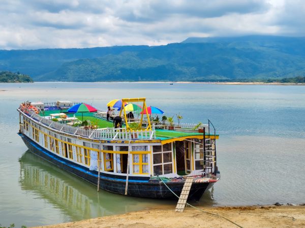 hamsafar houseboat