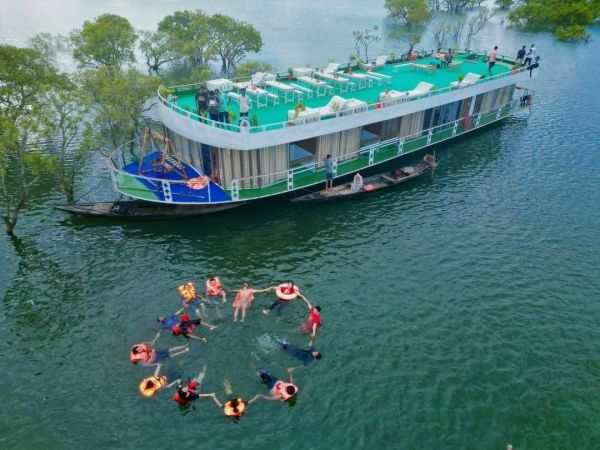 falcon houseboat
