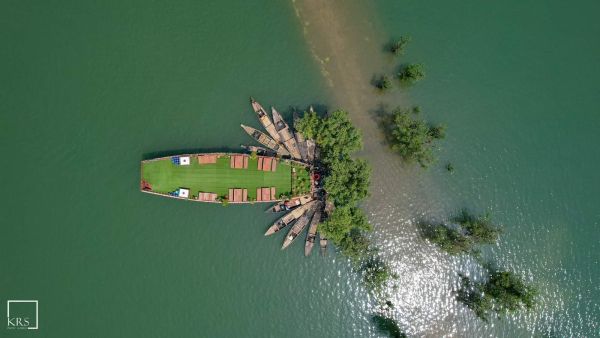 sindabad tori houseboat