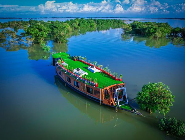 himadri houseboat