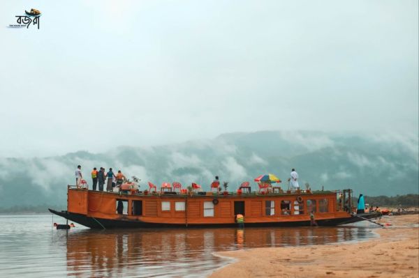 monoshamongol houseboat