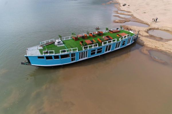 maverick houseboat tanguar haor